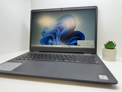 Dell Vostro 15  - 15,6" FullHD IPS, Core i3-11.gen , 8GB, 256GB SSD használt